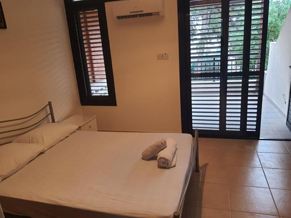 Lovely 2 Bedrooms In The Tourist Area In Paphos . エクステリア 写真