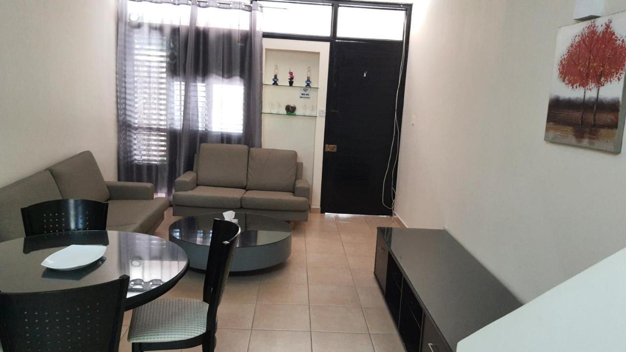 Lovely 2 Bedrooms In The Tourist Area In Paphos . エクステリア 写真